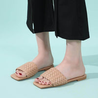 Sandália Rasteira Martinek - O Conforto e o Estilo que Você Merece - Miss Bella Store - Miss Bella Store